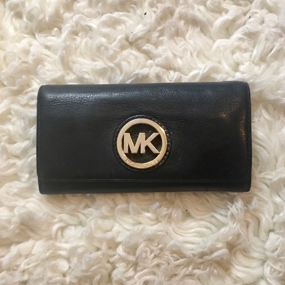 Michael Kors Handbags - Michael Kors Black Continental Wallet